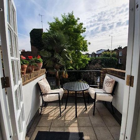 Lovely Large 1 Bed Renovated Flat W Balcony & 600Mb Wifi Londen Buitenkant foto