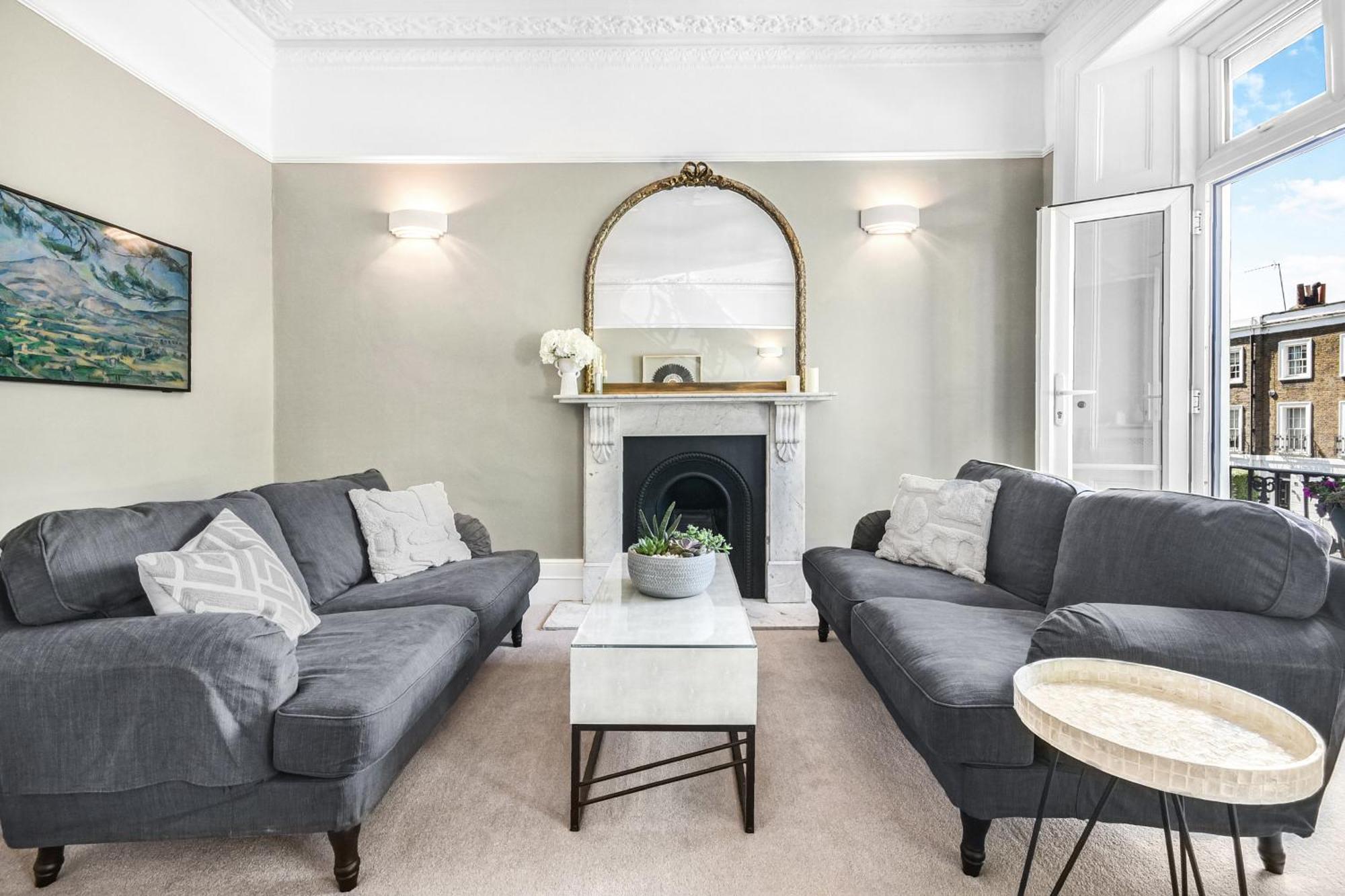 Lovely Large 1 Bed Renovated Flat W Balcony & 600Mb Wifi Londen Buitenkant foto