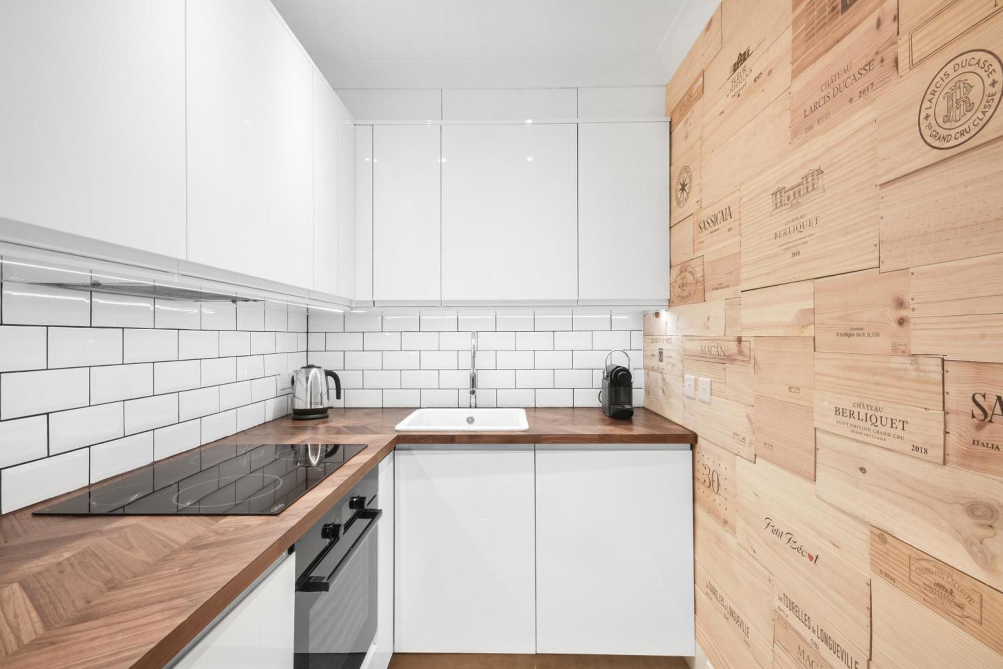 Lovely Large 1 Bed Renovated Flat W Balcony & 600Mb Wifi Londen Buitenkant foto