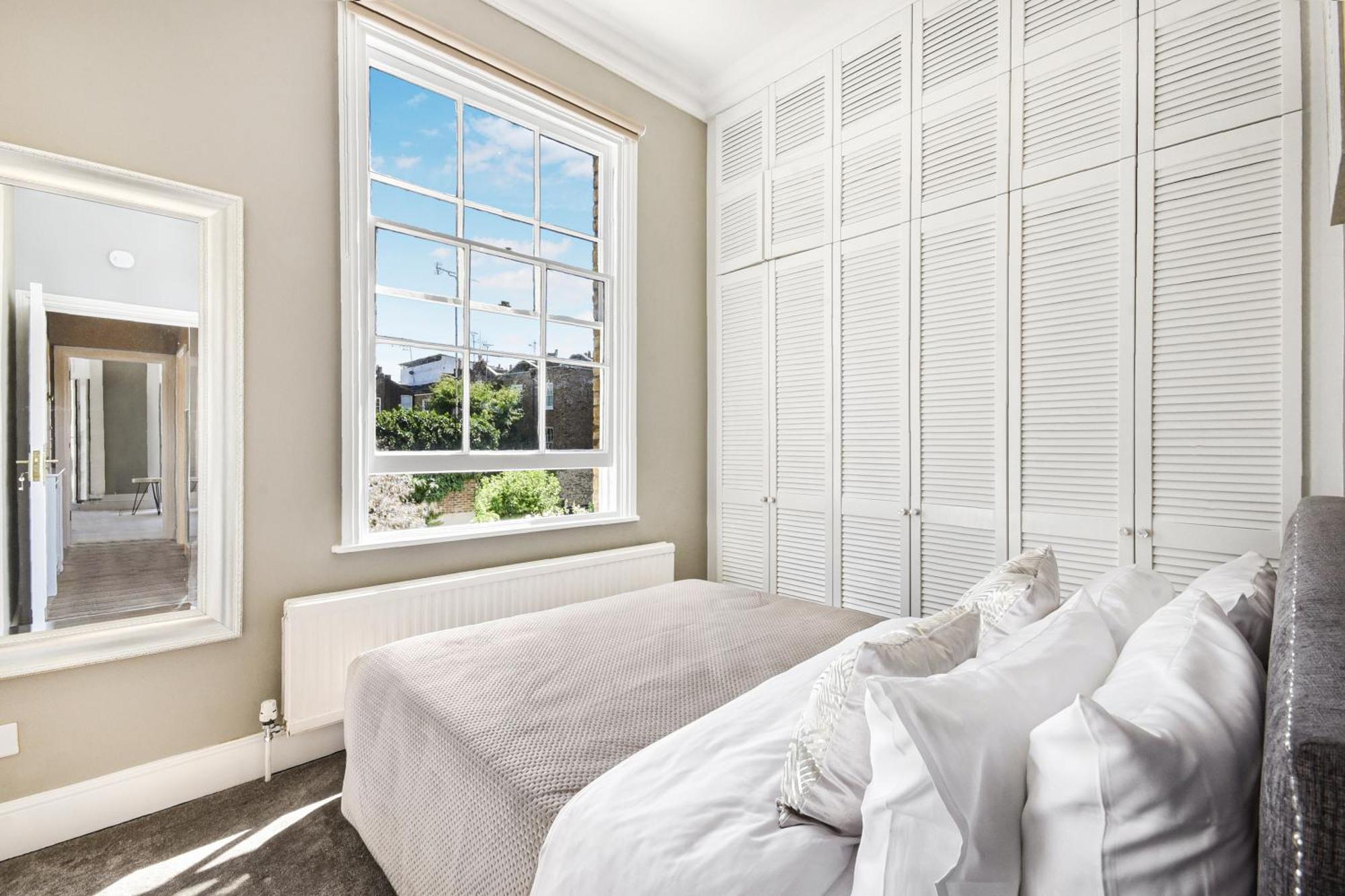 Lovely Large 1 Bed Renovated Flat W Balcony & 600Mb Wifi Londen Buitenkant foto
